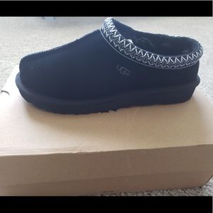 Women’s UGG Tasman Slipper—Brand New